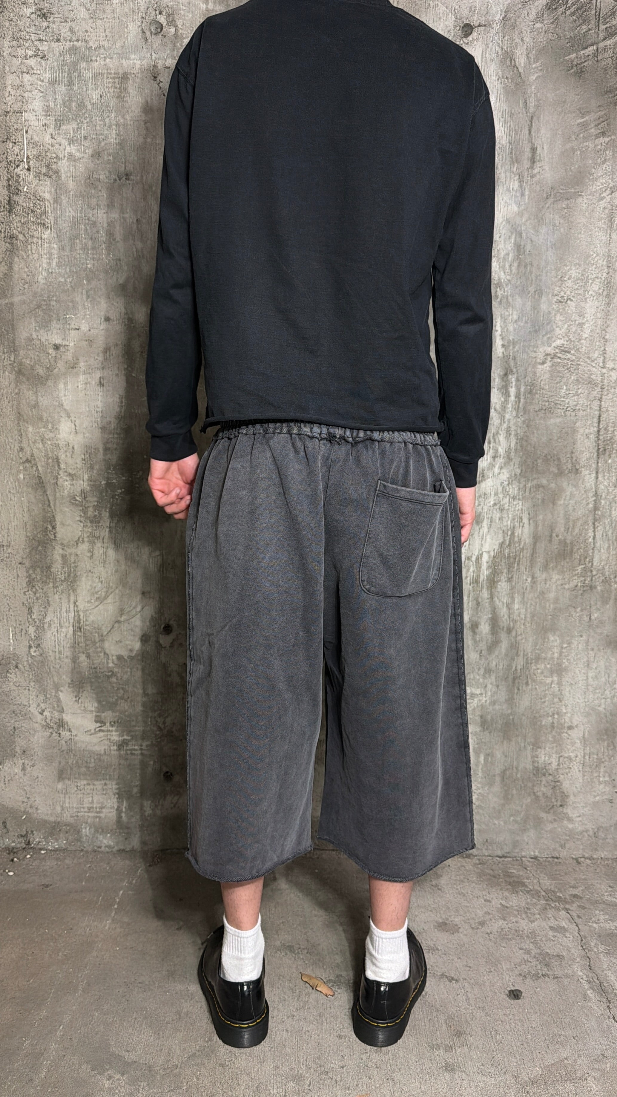 Black washed 3/4th shorts